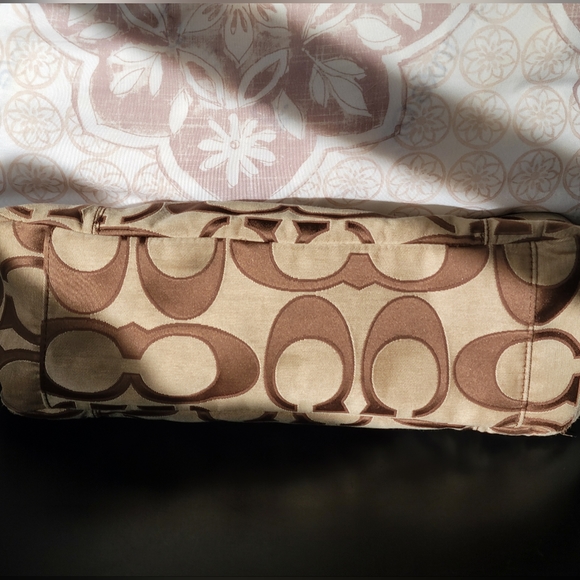 Coach Daisy Signature Convertible Hobo Purse F24062 Khaki Tan Coral Orange - Picture 4 of 9